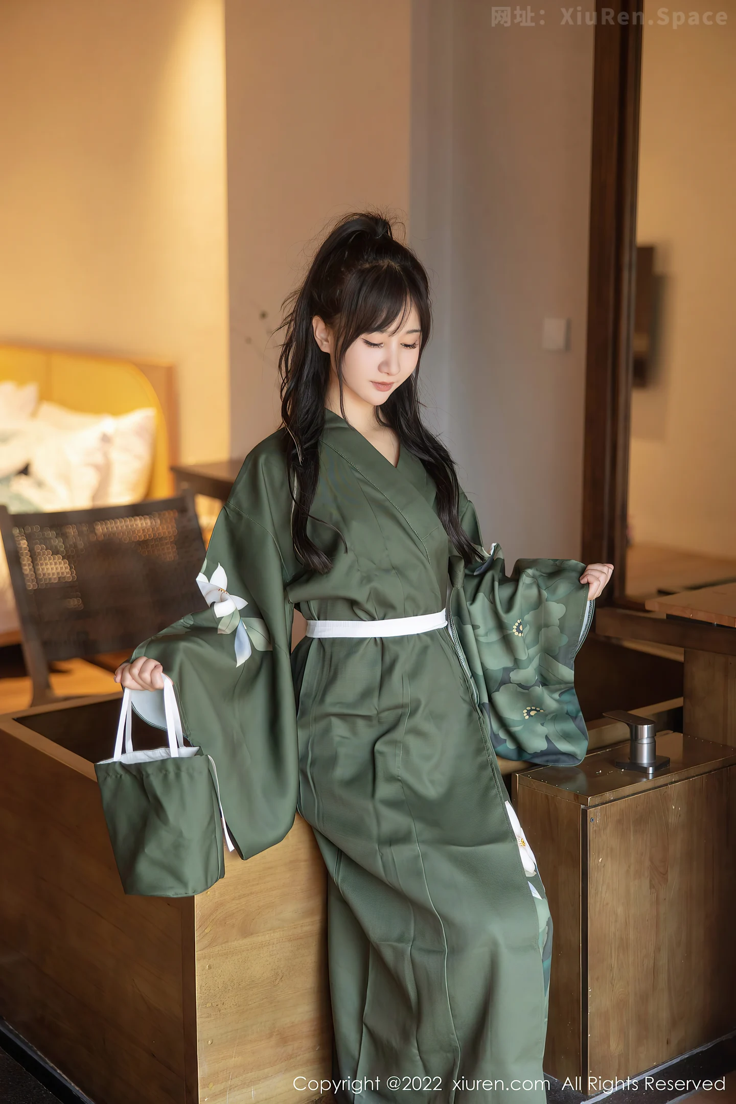 图片[3]-[XiuRen秀人网] VOL.5256 女神小果冻儿大理旅拍私房暗绿色真空和服秀完美身材诱惑写真85P-秀人网官方网站